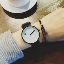 Montre Minimale En Cuir Pour Homme Et Femme Noir Et Blanc
